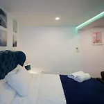 Carter House Apartments.....6 Beds In 3 Bedrooms