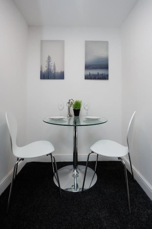Carter House Apartments.....6 Beds In 3 Bedrooms