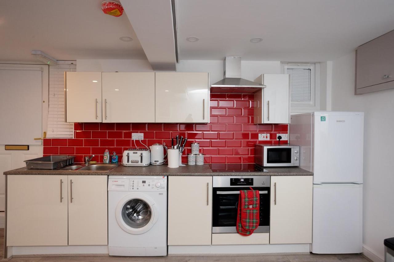 Apartment Carter House Apartments.....6 Beds In 3 Bedrooms Leeds (West Yorkshire)