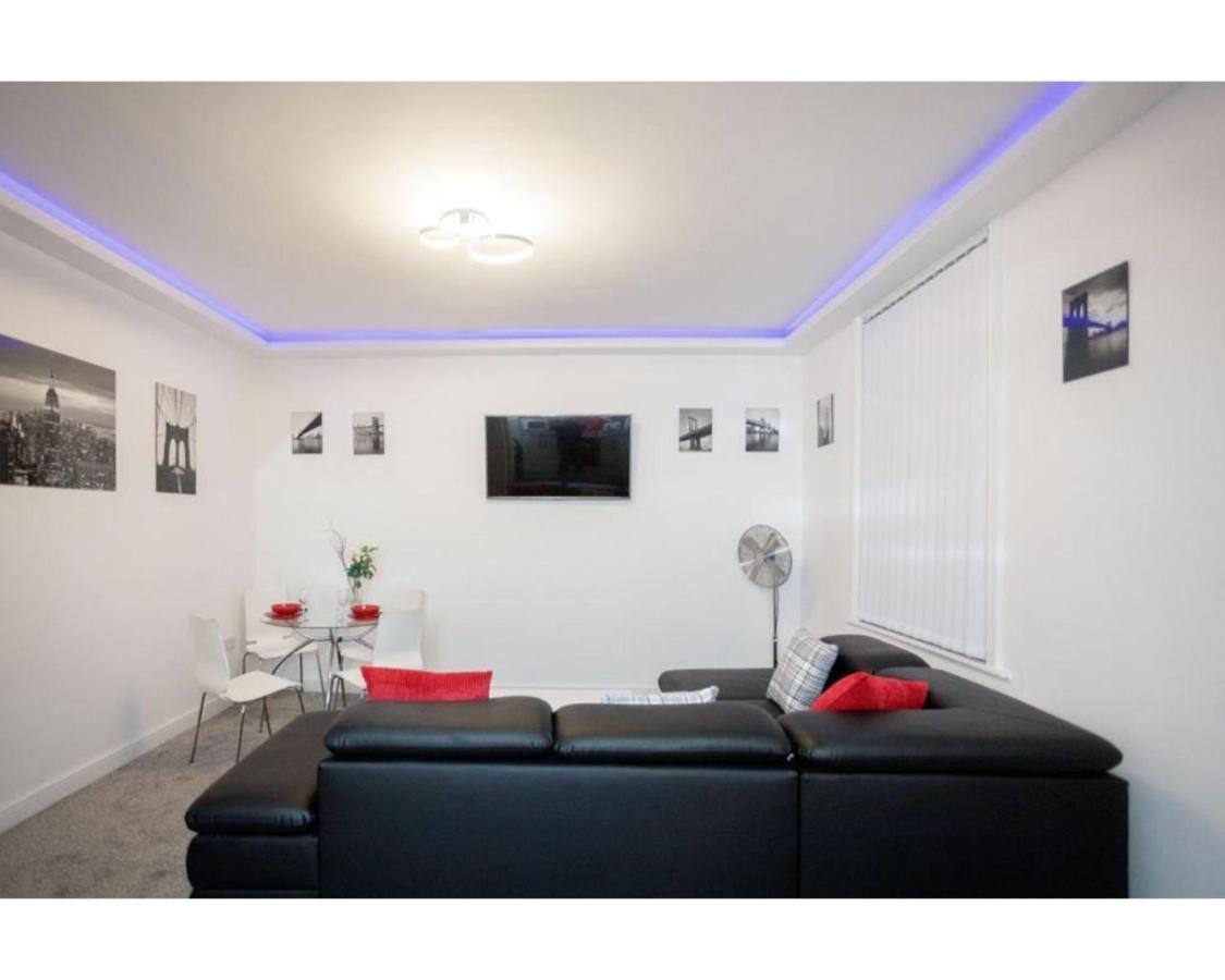 Carter House Apartments.....6 Beds In 3 Bedrooms Leeds (West Yorkshire)